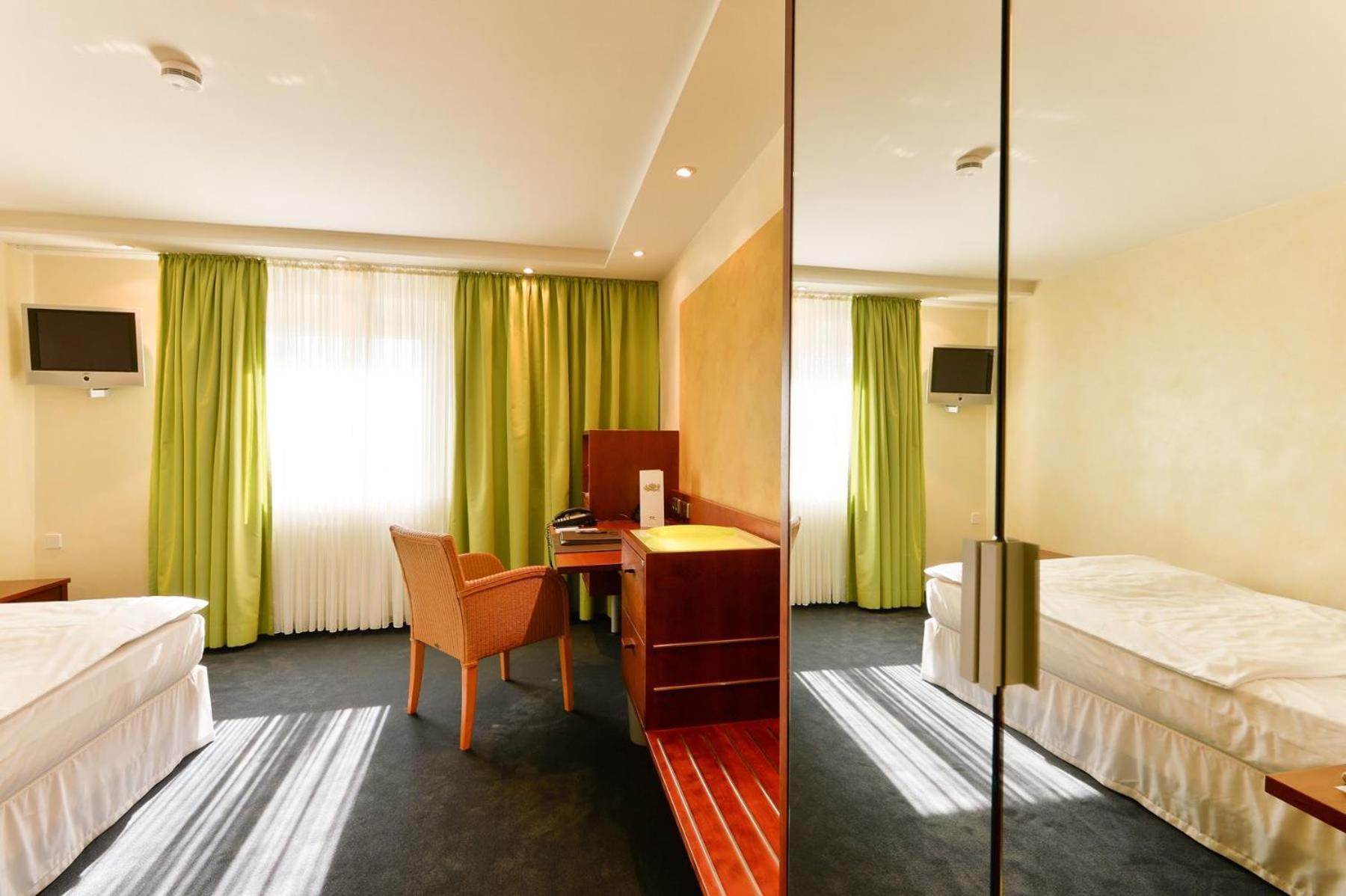 Hotel Adler Asperg Εξωτερικό φωτογραφία